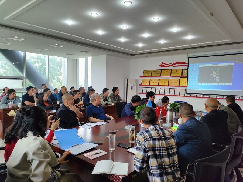 1现场+视频方式召开安全(扩大)会议.jpg