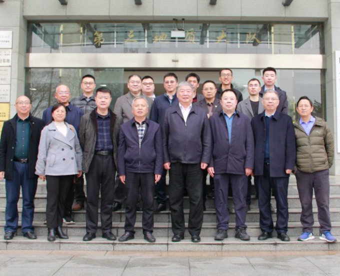 发挥找锂示范作用，严光生带队到三大队支招